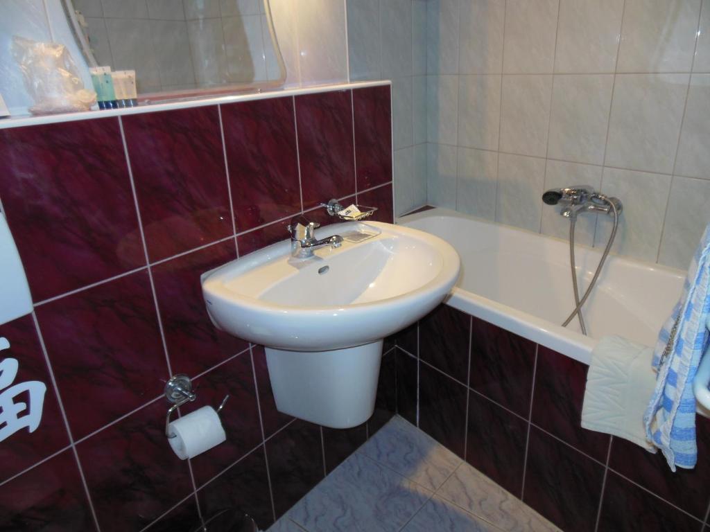 Hotel Pekin Wladyslawowo Bilik gambar